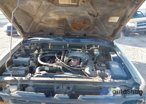 1996 Nissan Pathfinder Le/Se/Xe z USA, uszkodzony, nr VIN JN8AR05Y8TW037618